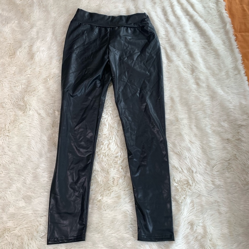 Pleather women’s tight pants never worn